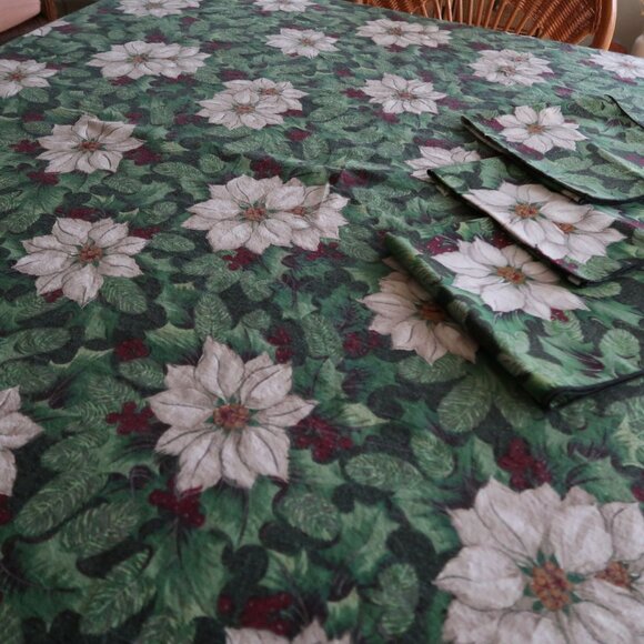 VTG Charter Club White Poinsettia Christmas Tablecloth & Napkins - Picture 5 of 8